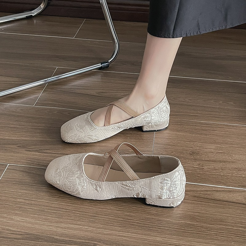 Women'S Fashion Spring 2025 - 2025 أحذية مسطحة كبيرة الحجم للنساء