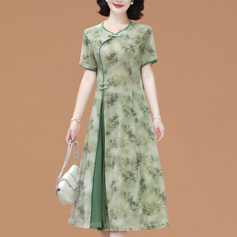 Women Fashion Over 60 - فستان أنيق بأكمام قصيرة للنساء متوسطات