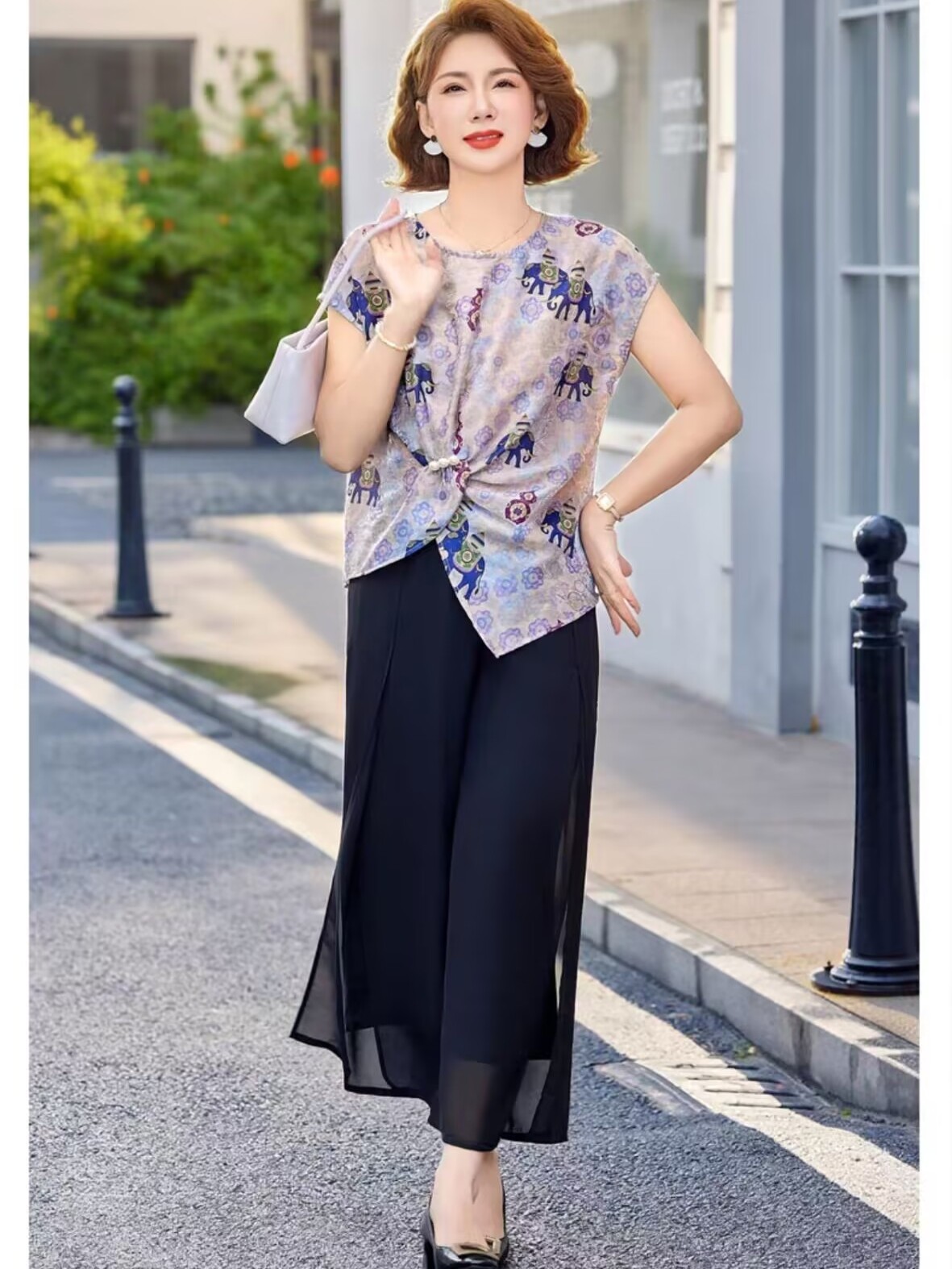 Women Fashion Over 60 - طقم صيفي أنيق مكون من قطعتين
