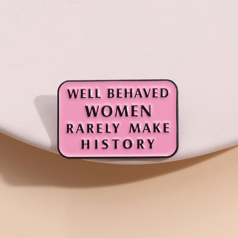 دبابيس زينة مينا بتصميم قوة ال - مراجعة Women Fashion History وسعره